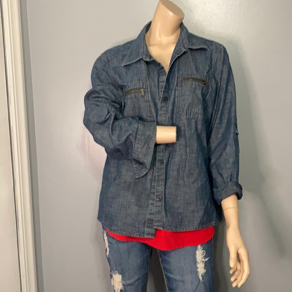⭐️Liz Claiborne Longsleeves Roll Up Jean Top ⭐️